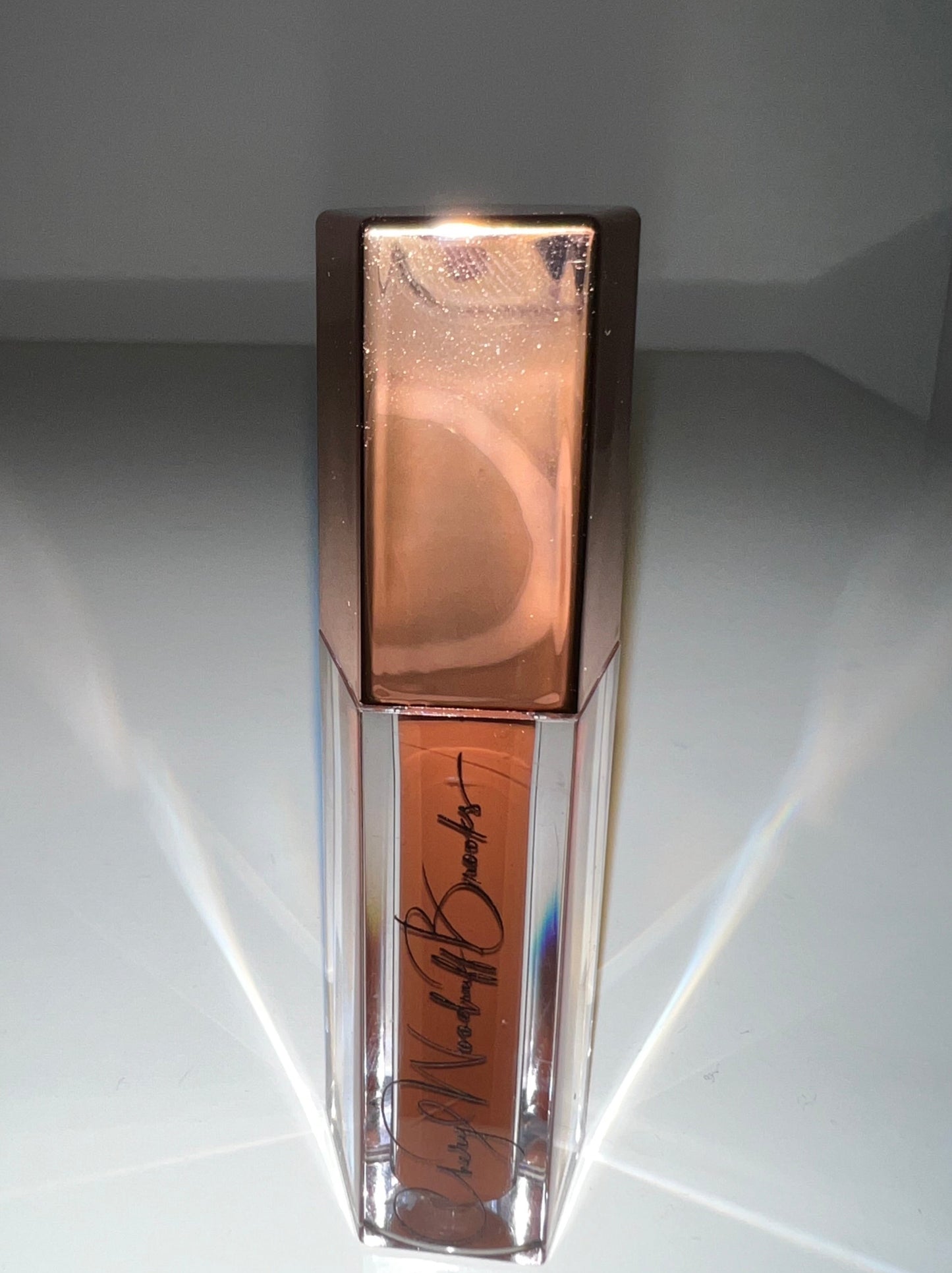 Hydrating Lip Gloss - Mocha